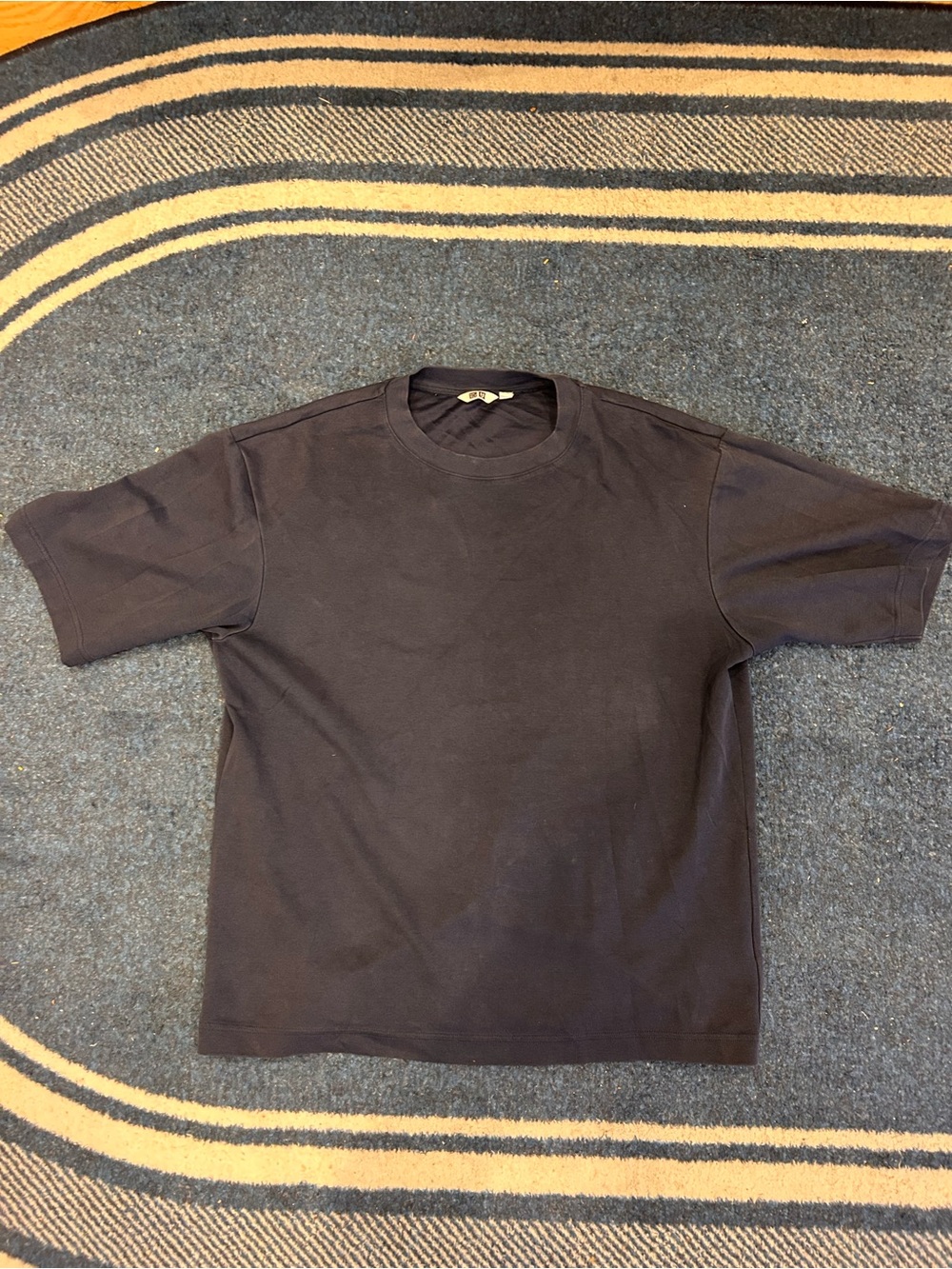 Uniqlo Men's Dark Navy Crew Neck Short Sleeve Tee